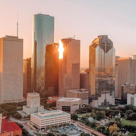 Apartamento Modern Urban Oasis With Private Parking In Downtown Houston Exterior foto