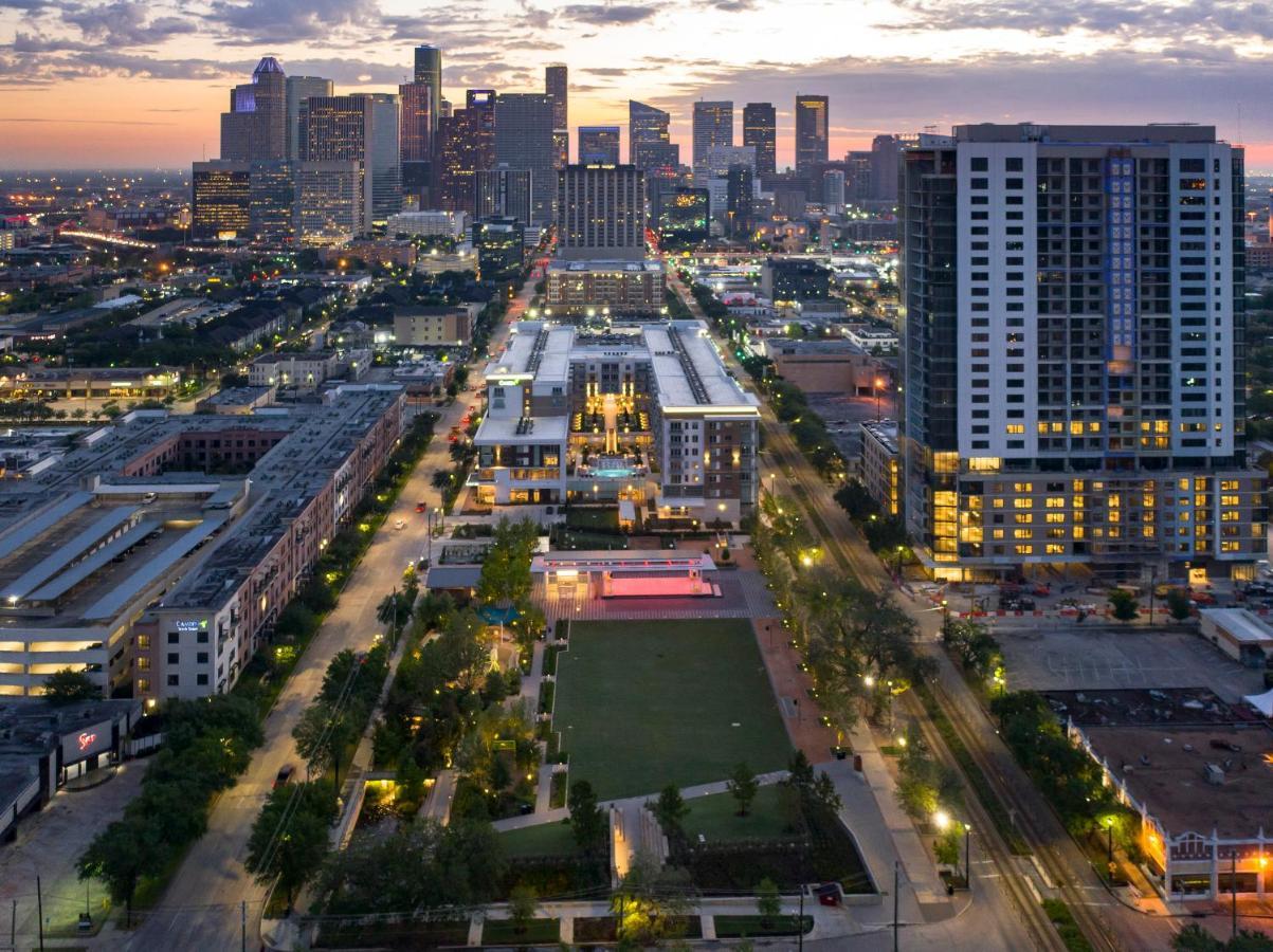 Apartamento Modern Urban Oasis With Private Parking In Downtown Houston Exterior foto