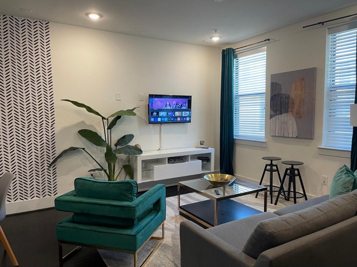 Apartamento Modern Urban Oasis With Private Parking In Downtown Houston Exterior foto